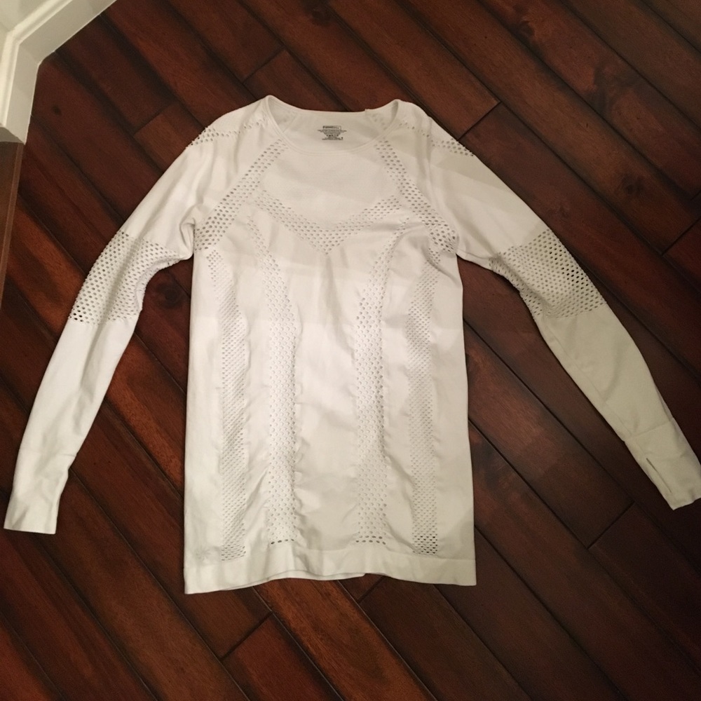 Women's Athleta top
